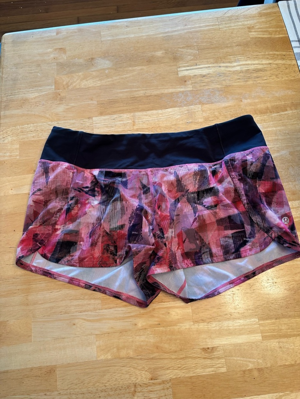 Lululemon shorts size 10